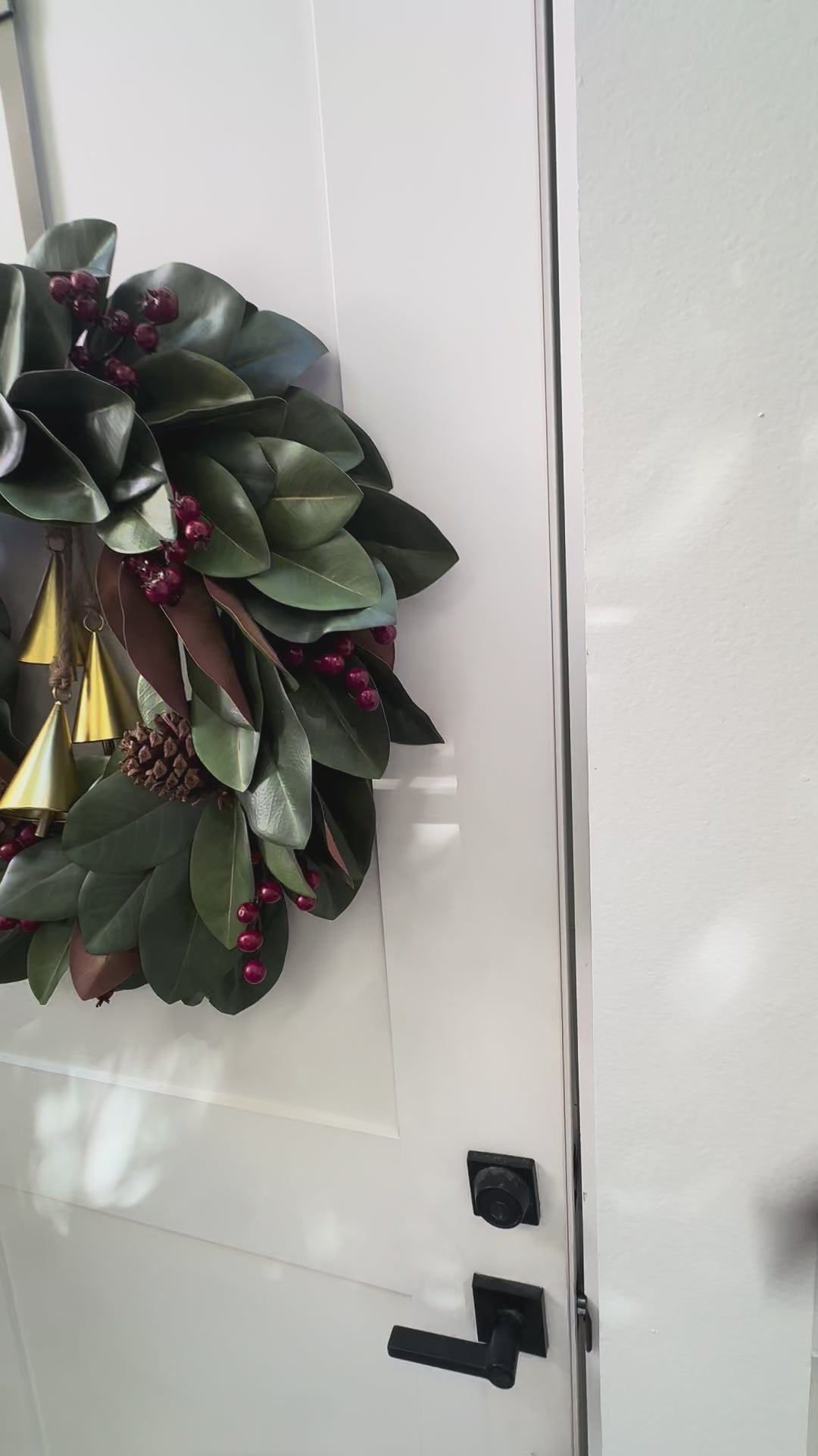 Christmas at Magnolia Manor wreath product video.