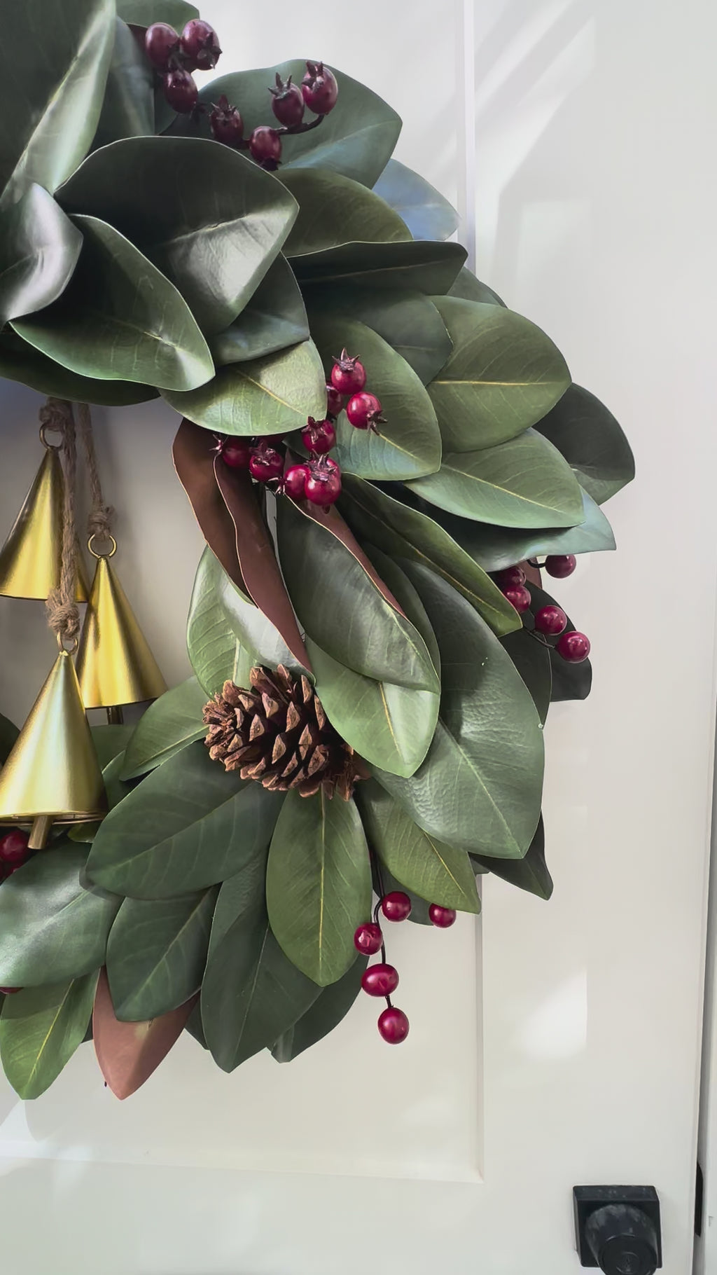 Christmas at Magnolia Manor wreath product video.